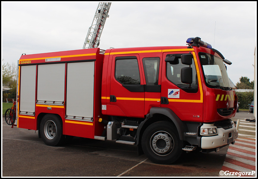 8174 TH 53 - FPT Renault Midlum 240 DXi/Gimaex- SDIS 53 de la Mayenne, Centre de Secours ChÃ¢teau-Gontier