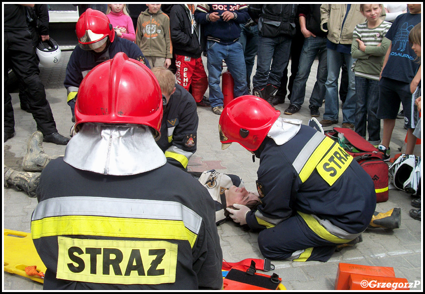 3.05.2010 - Rabka, ul. ZakopiaÅ„ska - Pokaz ratownictwa medycznego JRG Rabka ZdrÃ³j