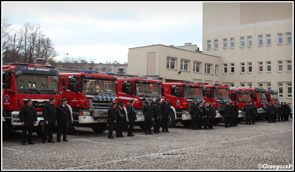 30.01.2016 - KrakÃ³w, SzkoÅ‚a AspirantÃ³w PSP - Przekazanie samochodÃ³w dla jednostek OSP wojewÃ³dztwa maÅ‚opolskiego