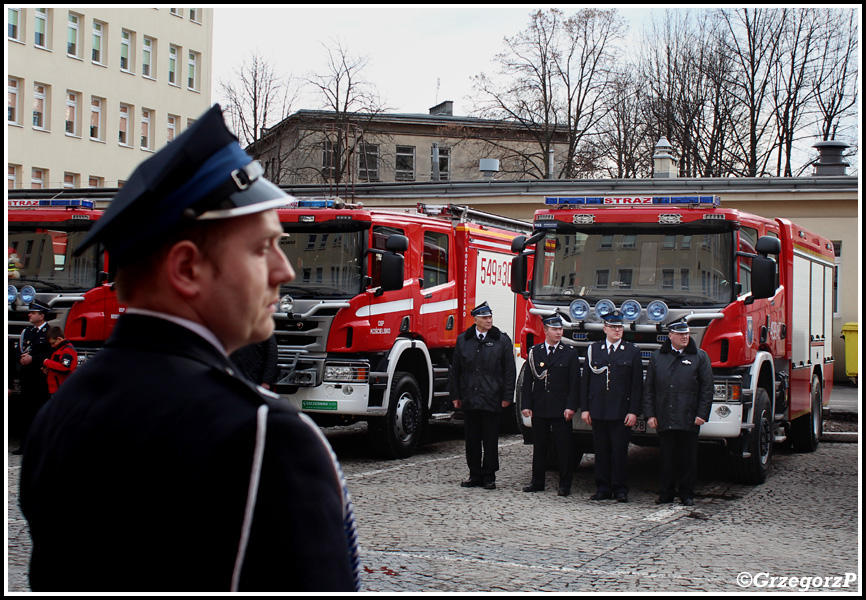 30.01.2016 - KrakÃ³w, SzkoÅ‚a AspirantÃ³w PSP - Przekazanie samochodÃ³w dla jednostek OSP wojewÃ³dztwa maÅ‚opolskiego