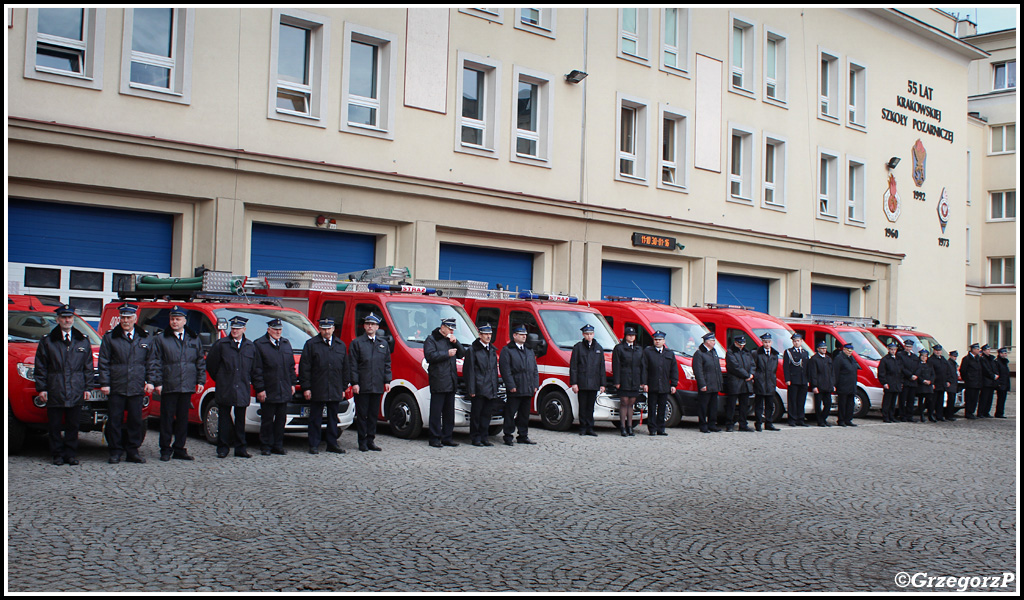30.01.2016 - KrakÃ³w, SzkoÅ‚a AspirantÃ³w PSP - Przekazanie samochodÃ³w dla jednostek OSP wojewÃ³dztwa maÅ‚opolskiego