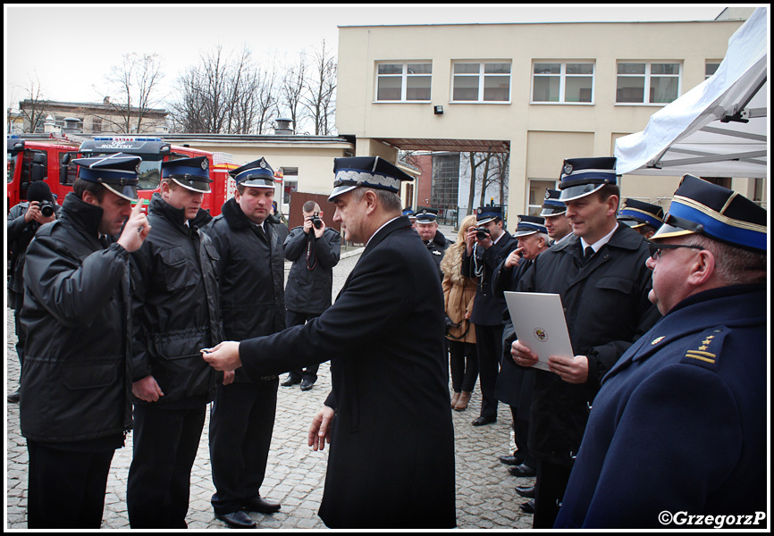 30.01.2016 - Kraków, Szkoła Aspirantów PSP - Przekazanie samochodów dla jednostek OSP województwa małopolskiego