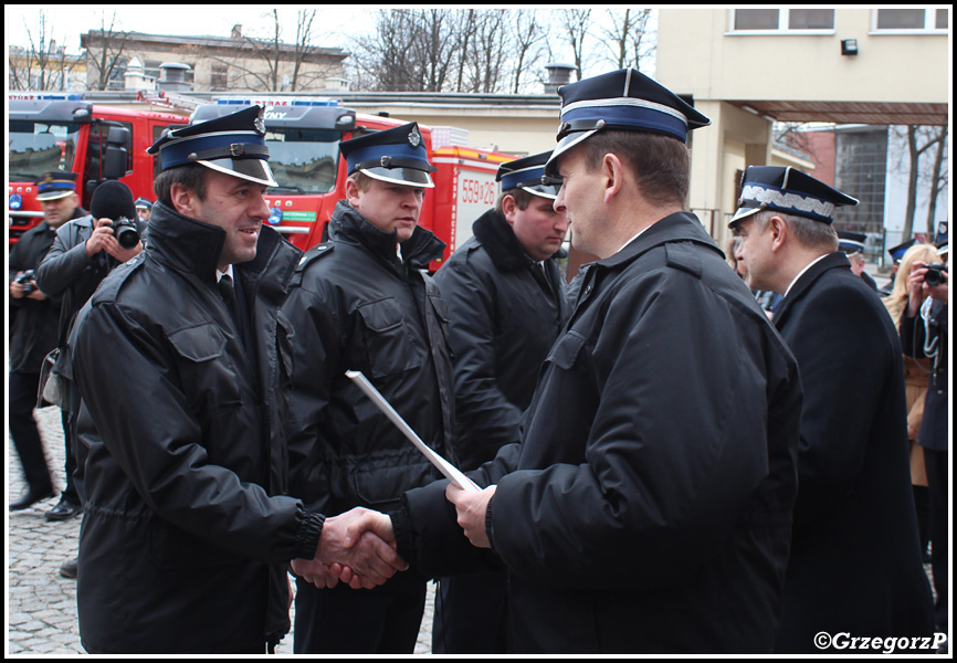 30.01.2016 - Kraków, Szkoła Aspirantów PSP - Przekazanie samochodów dla jednostek OSP województwa małopolskiego