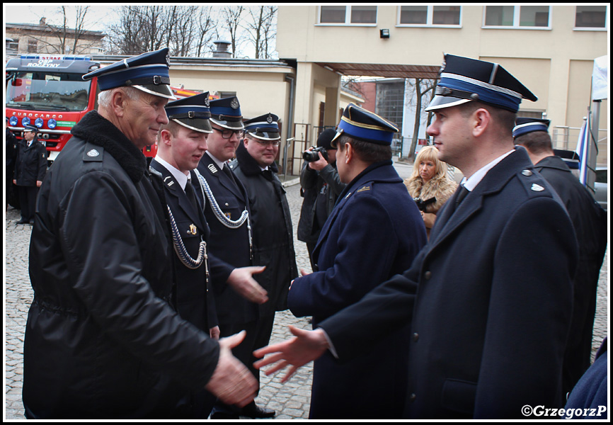 30.01.2016 - KrakÃ³w, SzkoÅ‚a AspirantÃ³w PSP - Przekazanie samochodÃ³w dla jednostek OSP wojewÃ³dztwa maÅ‚opolskiego