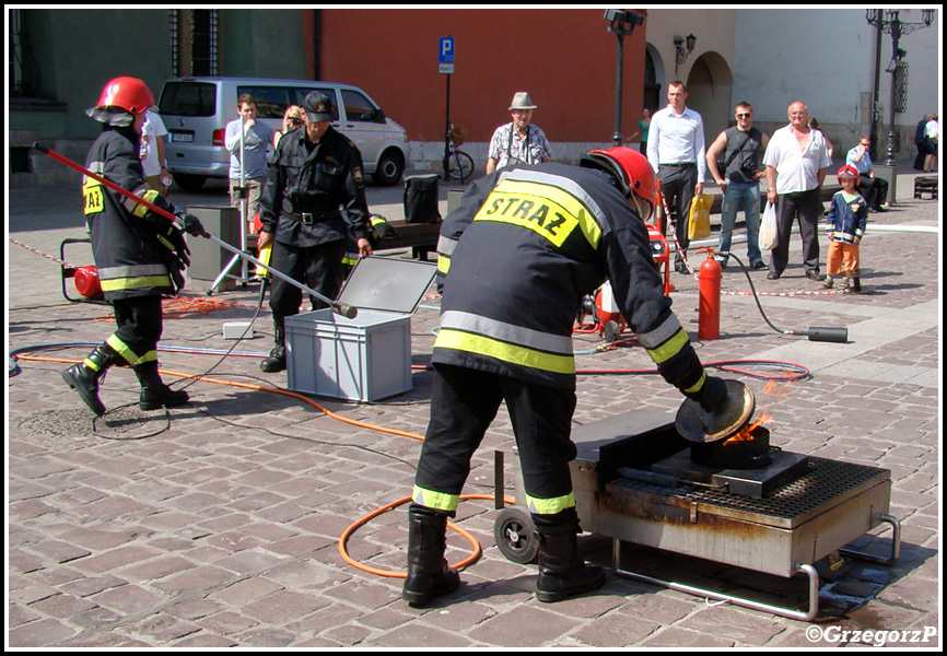 21.05.2012 - KrakÃ³w, Rynek GÅ‚Ã³wny - WojewÃ³dzkie obchody Dnia StraÅ¼aka