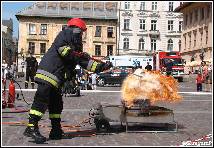 21.05.2012 - KrakÃ³w, Rynek GÅ‚Ã³wny - WojewÃ³dzkie obchody Dnia StraÅ¼aka