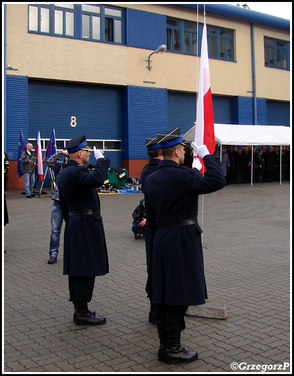 11.02.2014 - Kraków, ul. Zarzecze - Przekazanie sprzętu dla PSP województwa małopolskiego