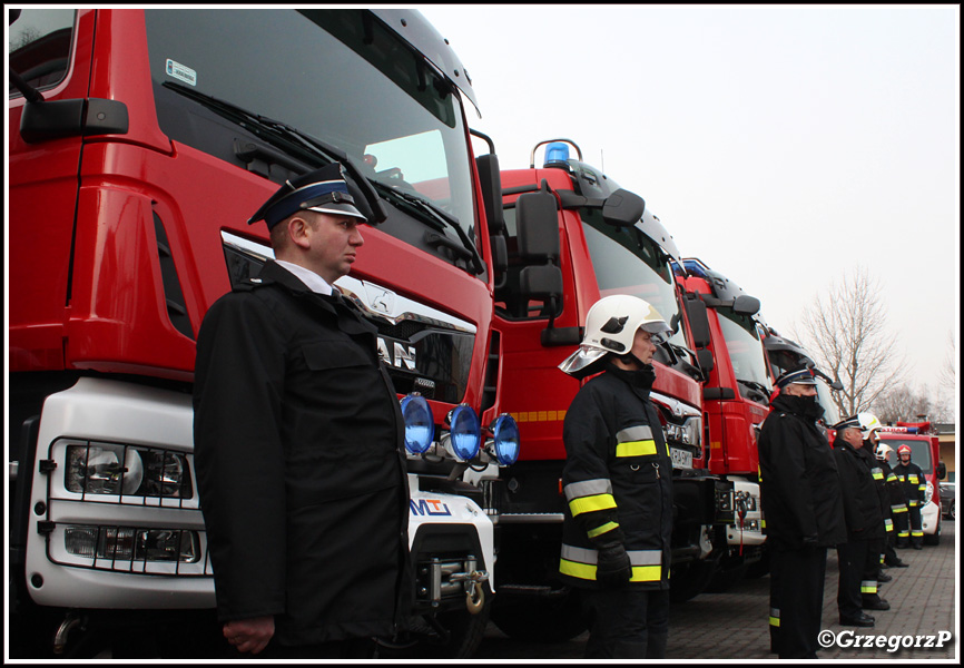 17.02.2017 - Kraków, ul. Zarzecze - Przekazanie samochodów dla OSP województwa małopolskiego