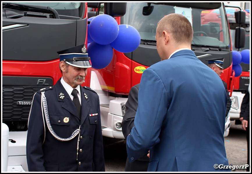 31.05.2017 - Zembrzyce - Przekazanie samochodów dla OSP