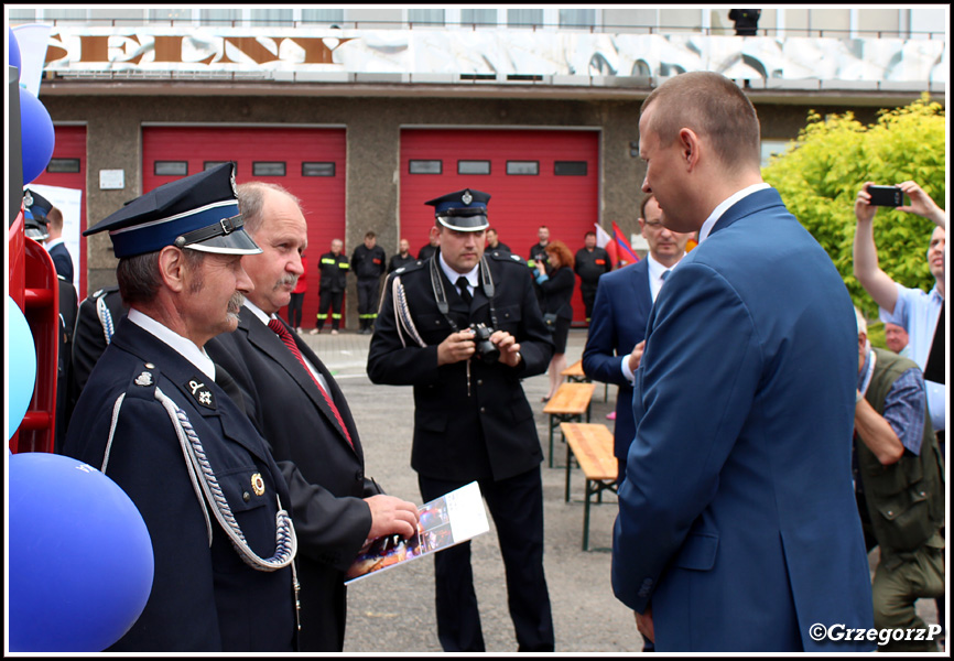 31.05.2017 - Zembrzyce - Przekazanie samochodÃ³w dla OSP