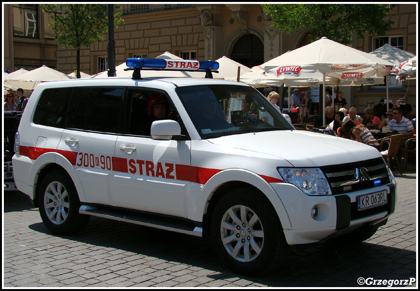 300[K]90 - SLRr Mitsubishi Pajero - KM PSP Kraków