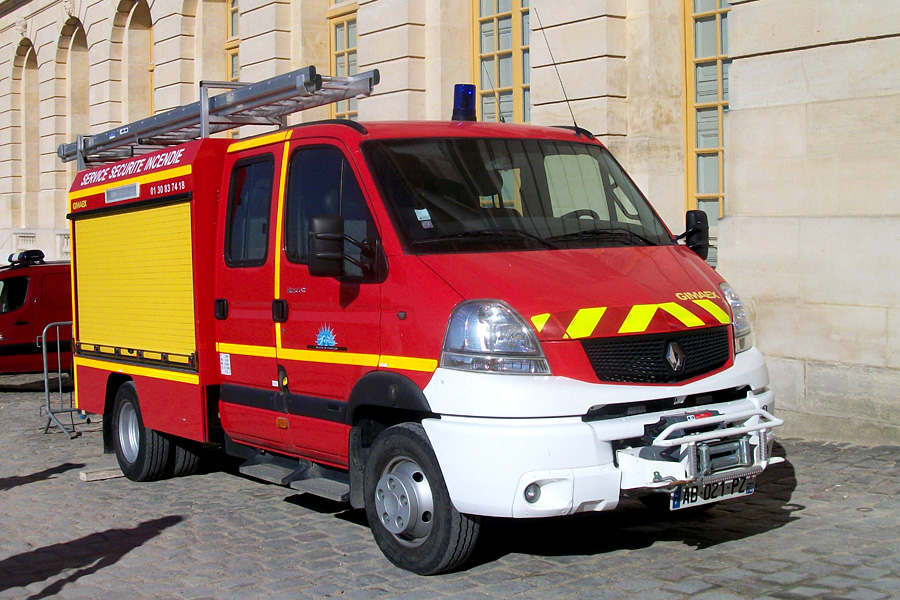 AB-021-PZ - VPI Renault Mascott 150.65/Gimaex - Service Sécurité Incendie Château de Versailles