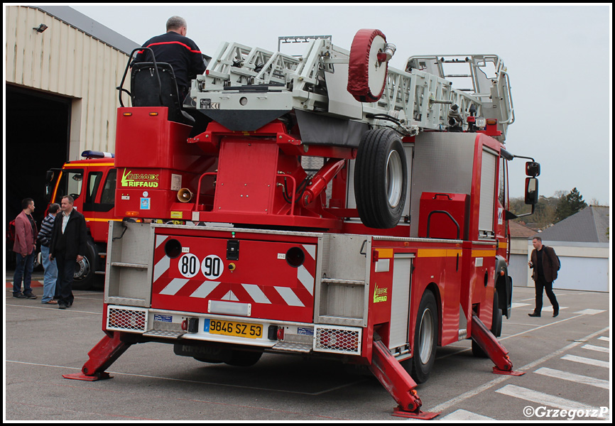 9846 SZ 53 - EPS Iveco Eurocargo 140E24/Gimaex-Riffaud - SDIS 53 de la Mayenne, Centre de Secours ChÃ¢teau-Gontier