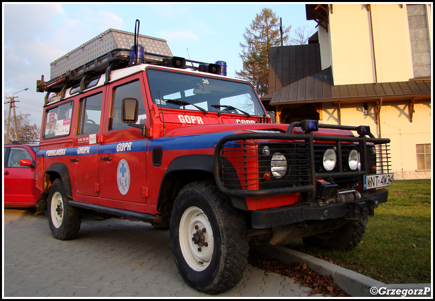 36 - Land Rover Defender 110 - Grupa PodhalaÅ„ska GOPR