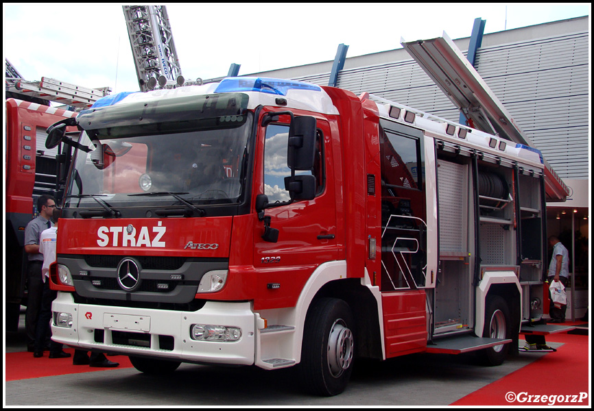 GBA Mercedes Benz Atego 1329/Rosenbauer - Pojazd demonstracyjny