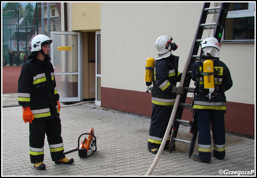 4.10.2012 - KoÅ›cielisko, ZespoÅ‚ SzkÃ³Å‚ - Manewry gminne