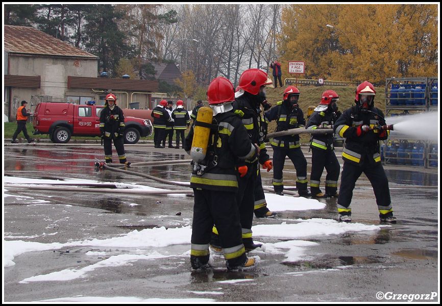 23.10.2012 - Nowy Targ, ul. Składowa - Wojewódzkie manewry w zakładzie GASPOL