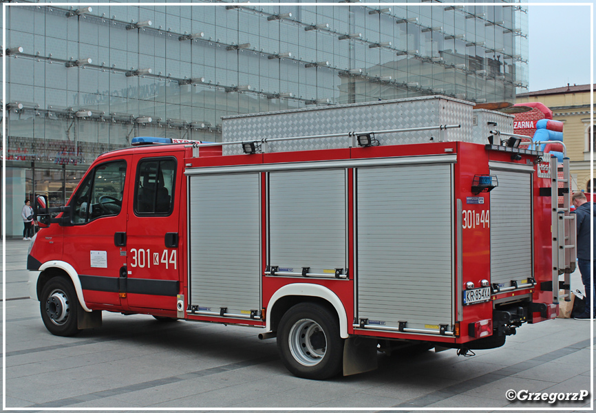 301[K]44 - SLRt Iveco Daily 70C17/Wawrzaszek - JRG 1 Kraków*