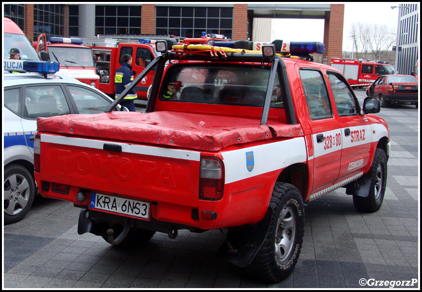 328[K]80 - SLRr Toyota Hilux - OSP CzernichÃ³w