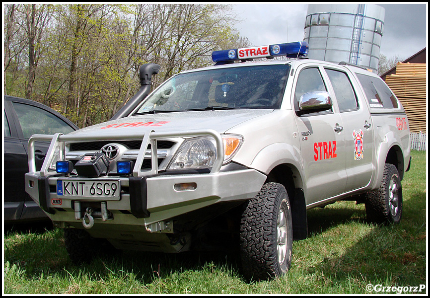 499[K]76 - SLRr Toyota Hilux - OSP Nowy Targ