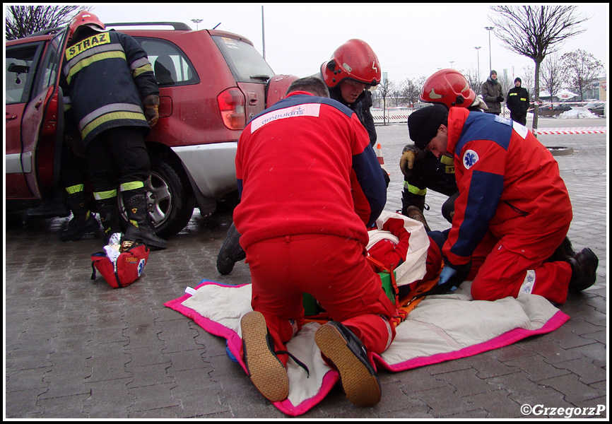 13.01.2013 - Kraków, parking M1 - Pokaz pierwszej pomocy przy wypadku komunikacyjnym