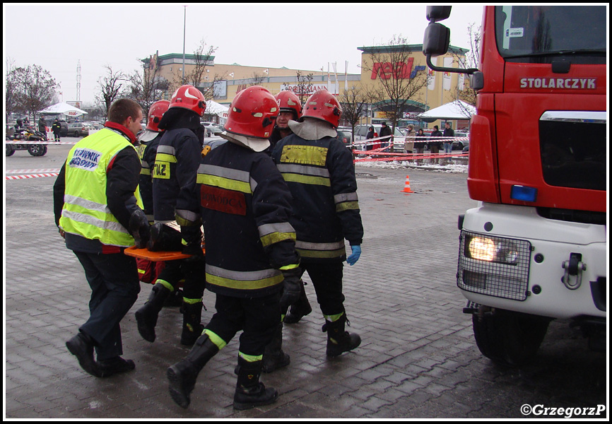 13.01.2013 - Kraków, parking M1 - Pokaz pierwszej pomocy przy wypadku komunikacyjnym