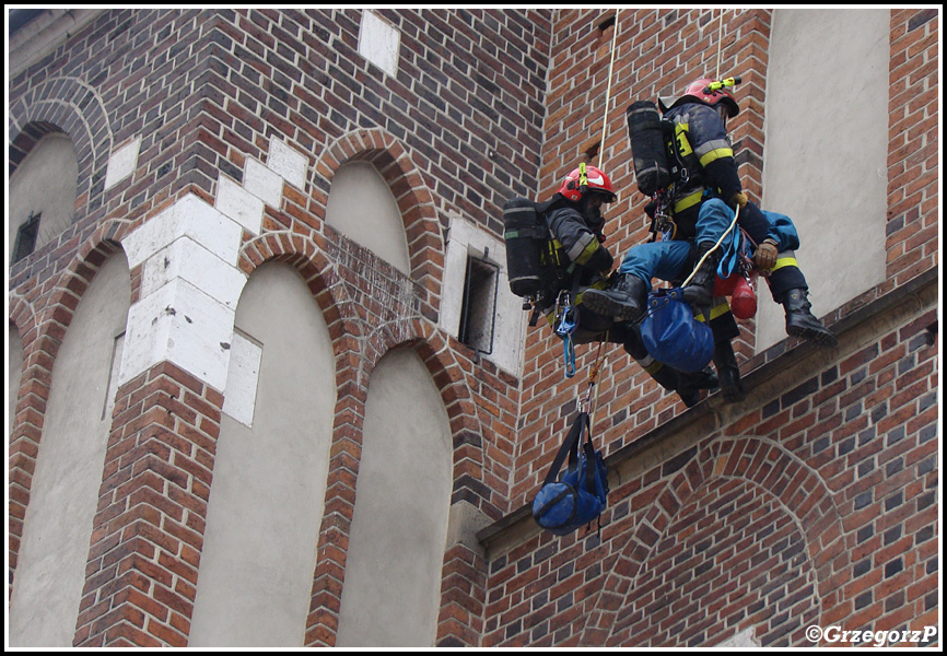 24.05.2013 - Kraków, Rynek Główny - Pokaz ratownictwa wysokościowego