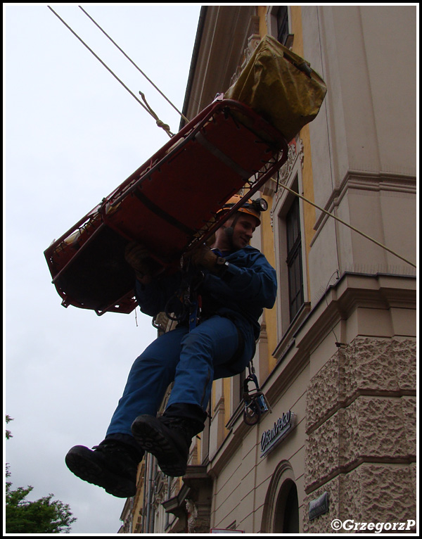 24.05.2013 - Kraków, Rynek Główny - Pokaz ratownictwa wysokościowego