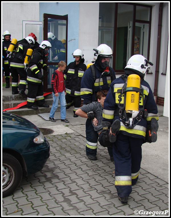 19.09.2013 - Rząska, Zespół Szkół - Manewry OSP