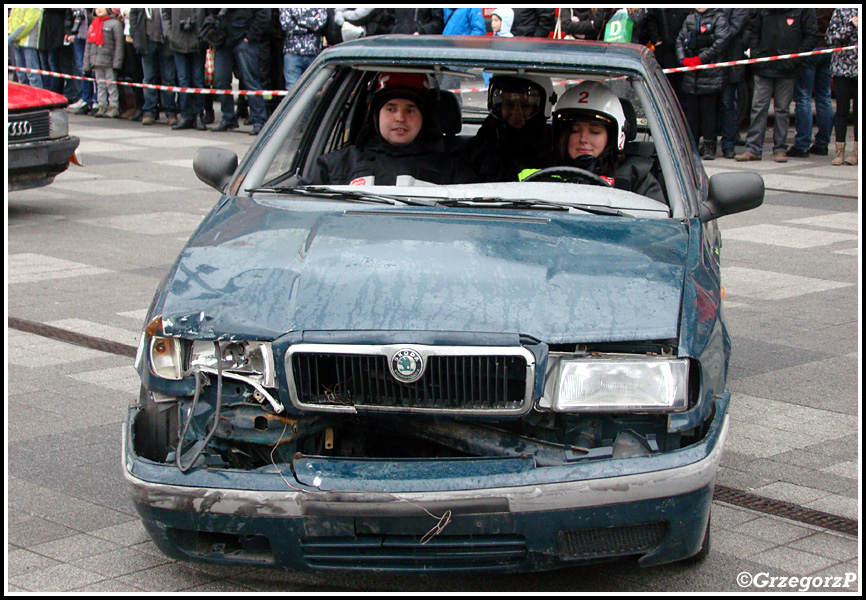 12.01.2014 - KrakÃ³w, Bonarka - Pokaz ratownictwa technicznego podczas I MZOSP i WOÅšP
