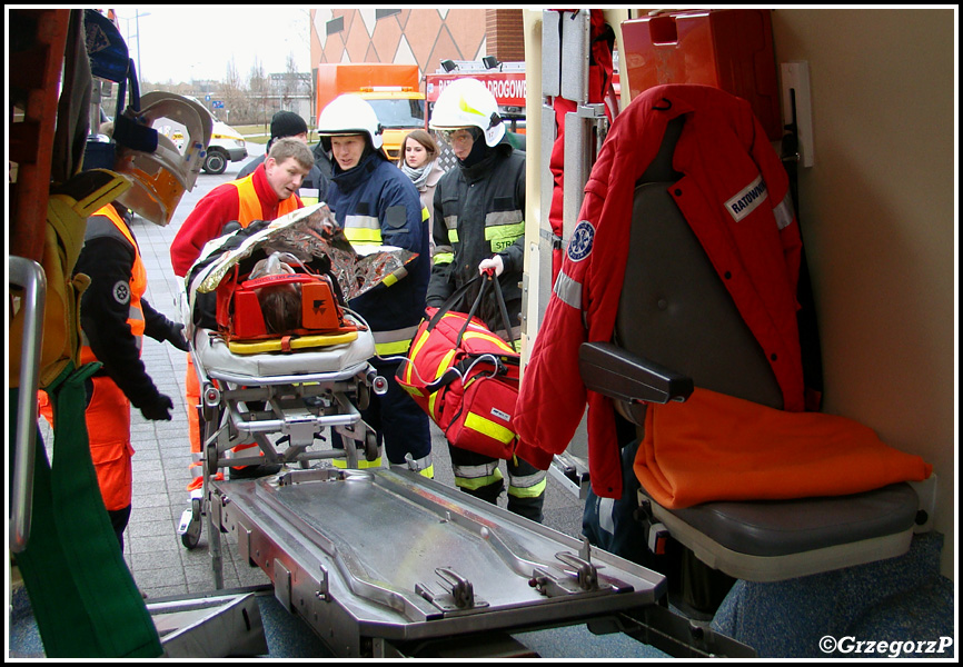 12.01.2014 - KrakÃ³w, Bonarka - Pokaz ratownictwa technicznego podczas I MZOSP i WOÅšP