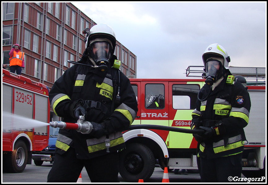12.01.2014 - KrakÃ³w, Bonarka - Pokaz ratownictwa technicznego podczas I MZOSP i WOÅšP