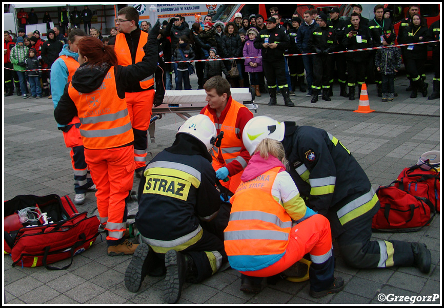 12.01.2014 - KrakÃ³w, Bonarka - Pokaz ratownictwa technicznego podczas I MZOSP i WOÅšP