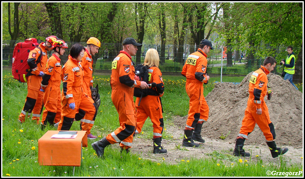 3.05.2016 - Skawina, Park Miejski - Pokaz Grupy Poszukiwawczo- Ratowniczej OSP Goszcza