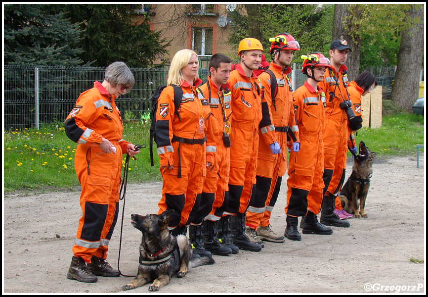 3.05.2016 - Skawina, Park Miejski - Pokaz Grupy Poszukiwawczo- Ratowniczej OSP Goszcza