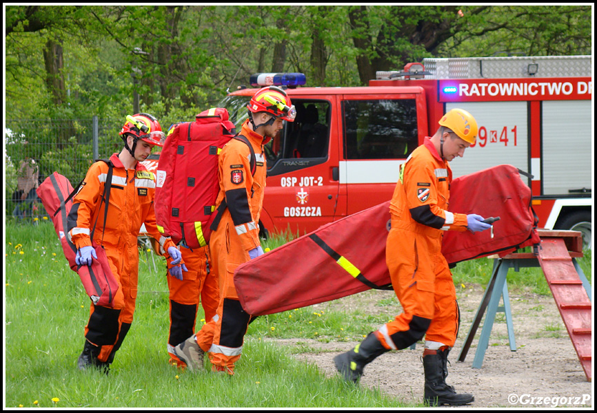 3.05.2016 - Skawina, Park Miejski - Pokaz Grupy Poszukiwawczo- Ratowniczej OSP Goszcza