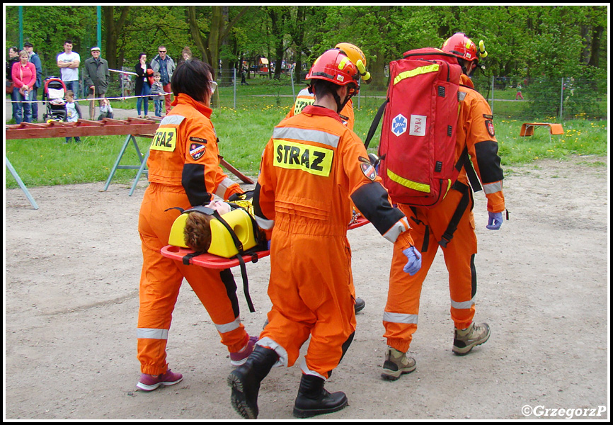 3.05.2016 - Skawina, Park Miejski - Pokaz Grupy Poszukiwawczo- Ratowniczej OSP Goszcza