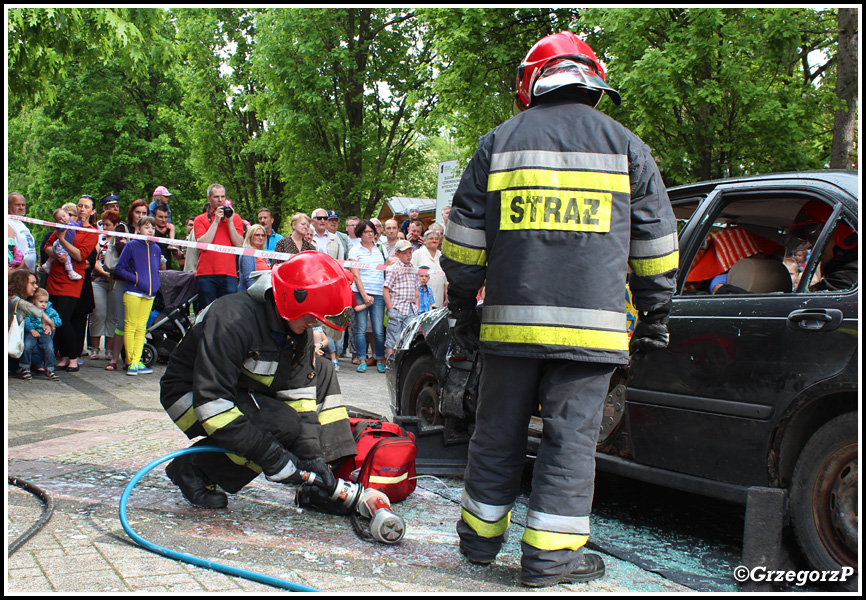 29.05.2016 - Rabka, deptak przed Amfiteatrem - Pokaz ratownictwa technicznego