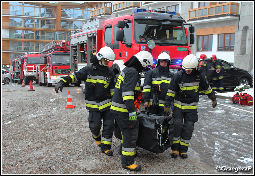 7.11.2016 - Zakopane, ul. Balzera, hotel Nosalowy Dwór - Manewry KSRG powiatu tatrzańskiego