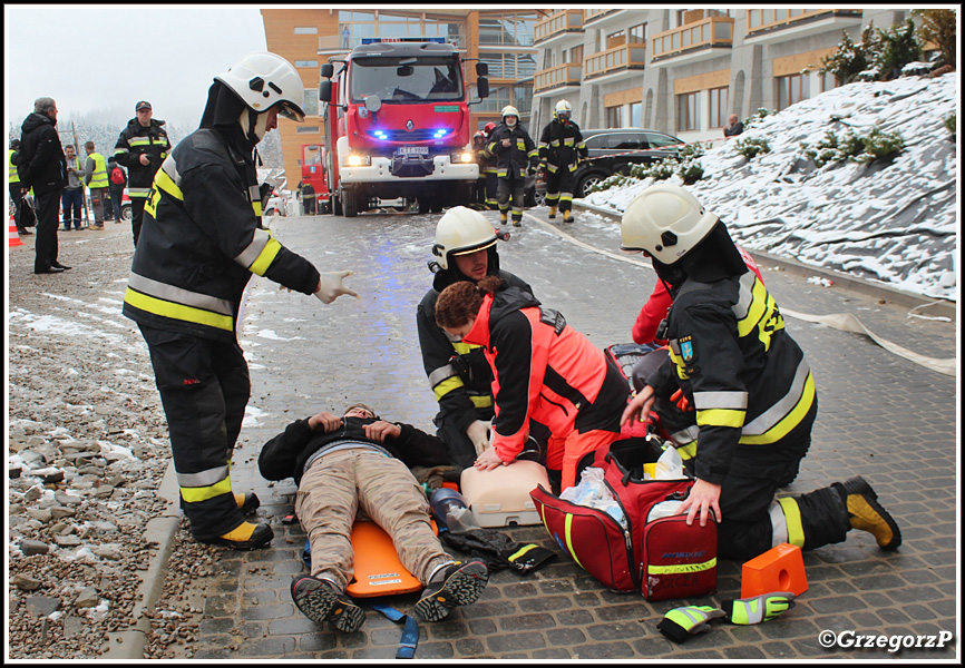 7.11.2016 - Zakopane, ul. Balzera, hotel Nosalowy Dwór - Manewry KSRG powiatu tatrzańskiego