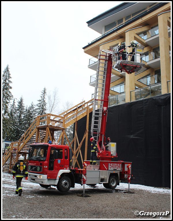 7.11.2016 - Zakopane, ul. Balzera, hotel Nosalowy DwÃ³r - Manewry KSRG powiatu tatrzaÅ„skiego