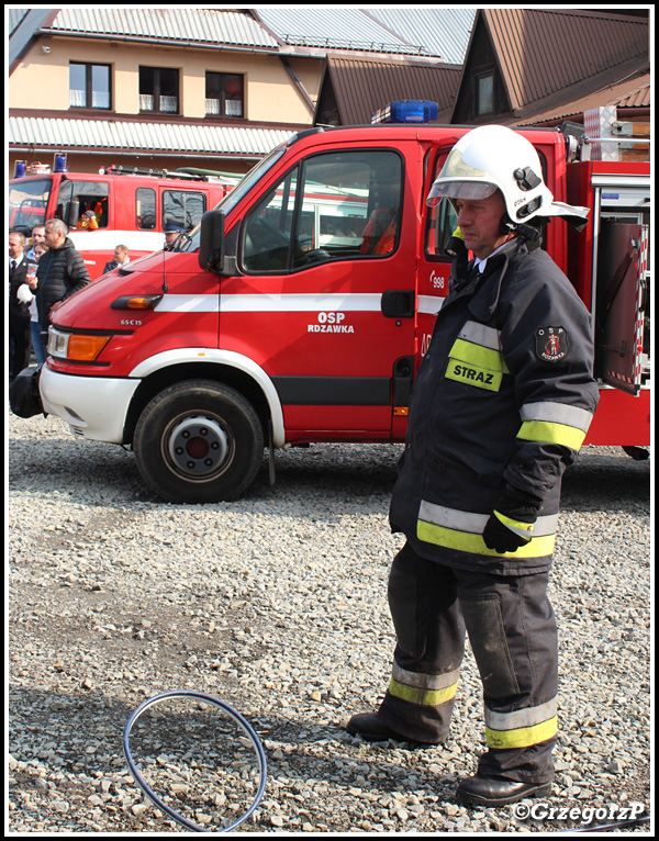 30.04.2017 - Rdzawka, plac przy szkole - Pokaz ratownictwa drogowego