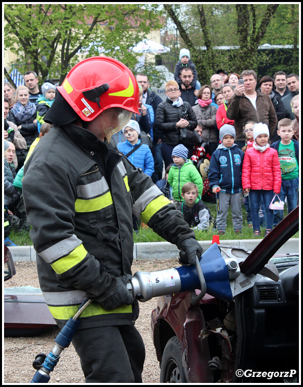 3.05.2017 - Skawina, Park Miejski - Pokaz ratownictwa technicznego