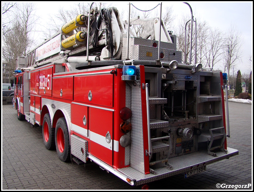 303[K]51 - SCD 30 E-One Hurricane - JRG 3 KrakÃ³w