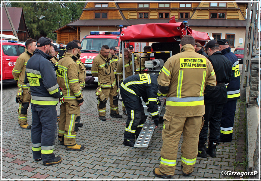 25.09.2022 - Szaflary - Manewry powiatowego plutonu zaopatrzenia w wodÄ™