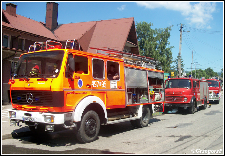 10.07.2010 - Nowy Targ, ul. Nadwodnia - PoÅ¼ar zakÅ‚adu kuÅ›nierskiego