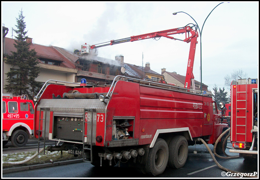 25.11.2010 - Nowy Targ, Aleja TysiÄ…clecia - PoÅ¼ar mieszkania
