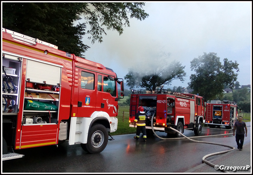 30.07.2019 - Skawa - PoÅ¼ar zabudowaÅ„ gospodarczych