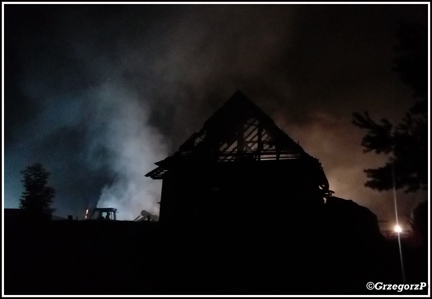 30.07.2019 - Skawa - PoÅ¼ar zabudowaÅ„ gospodarczych