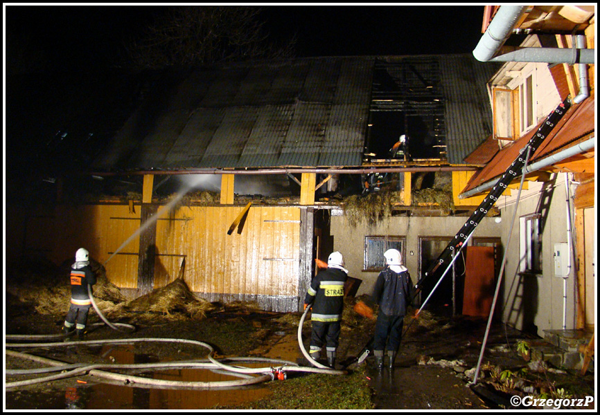 4.12.2011 - ChochoÅ‚Ã³w - PoÅ¼ar drewnianych zabudowaÅ„